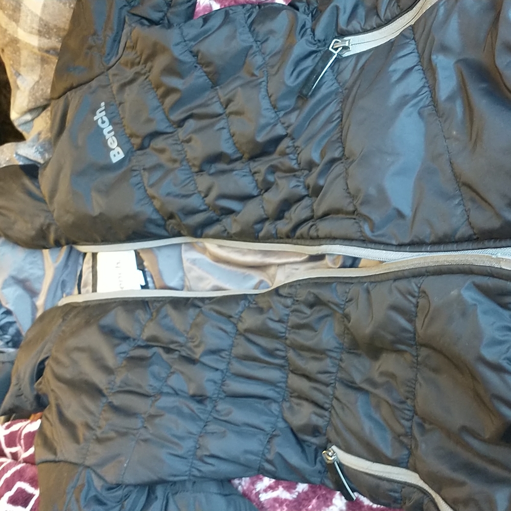 Bench puffer jacket